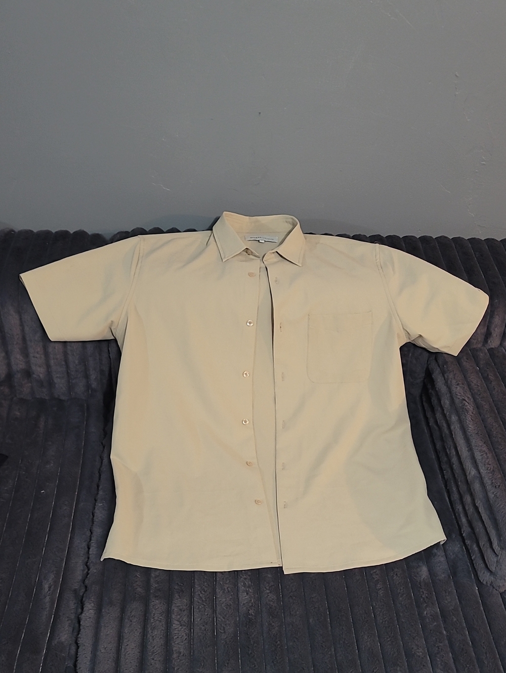 Men's Short-Sleeve Button-Down Shirt in Light Beige